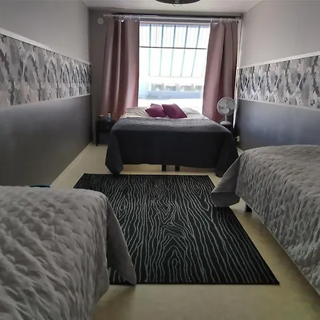 Toeysae Inn *